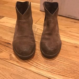 Born women’s michel bootie